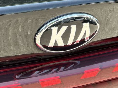 Used 2021 Kia K5 LX FWD image 16