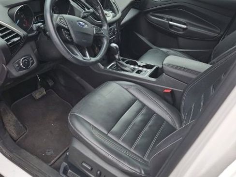 Used 2017 Ford Escape Titanium image 1