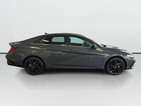 New 2026 Hyundai Elantra SEL Sport Premium FWD image 2