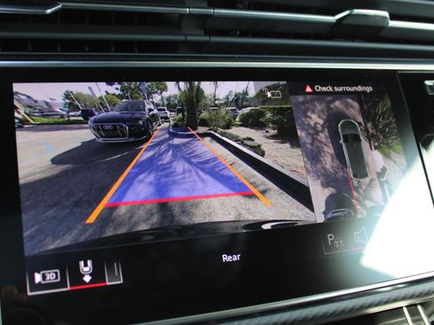 New 2026 Audi SQ8 Prestige image 26