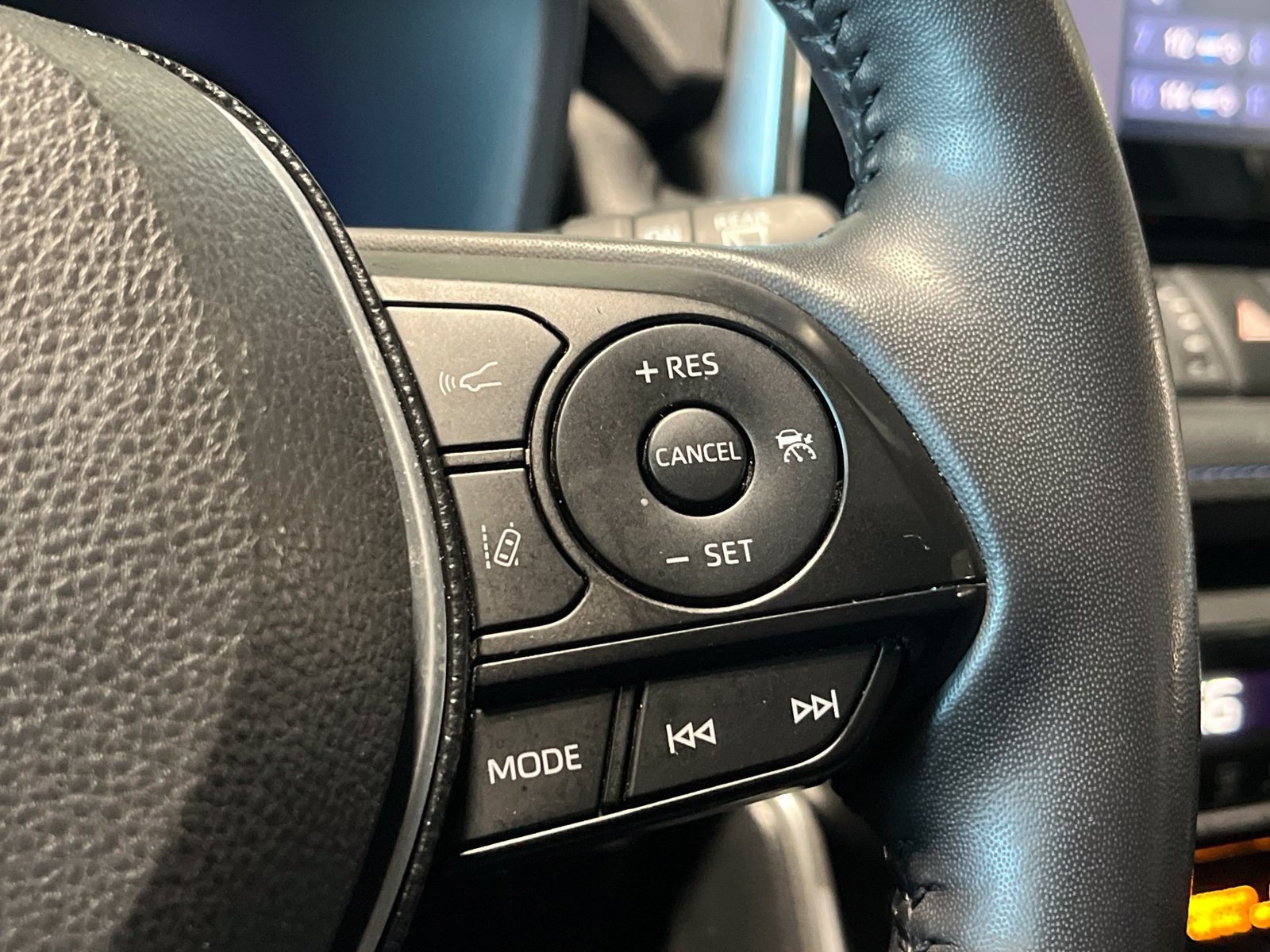 Used 2020 Toyota RAV4 XSE w/ XSE Grade Weather Package AWD/4WD image 28