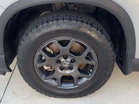 Used 2024 Honda Pilot TrailSport image 11
