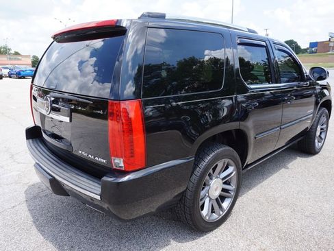 Used 2013 Cadillac Escalade Premium image 6