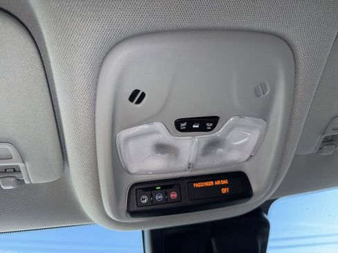 Used 2024 Chevrolet TrailBlazer LT w/ LT Cold Weather Package FWD image 40