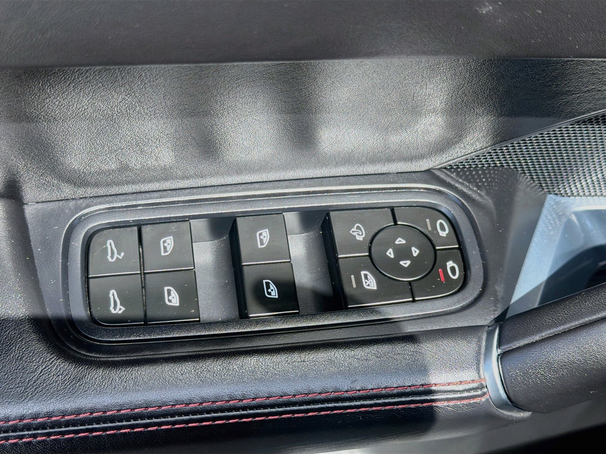 Used 2023 Porsche Cayenne Turbo AWD/4WD image 24