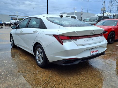 Used 2022 Hyundai Elantra SE FWD image 4
