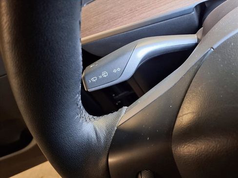 Used 2021 Tesla Model Y Long Range image 8