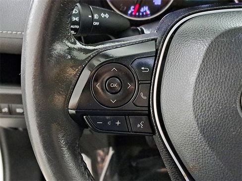 Used 2021 Toyota RAV4 XLE Premium image 25