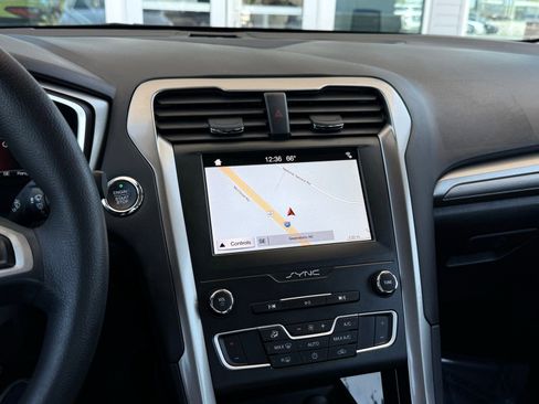 Used 2019 Ford Fusion SE image 31