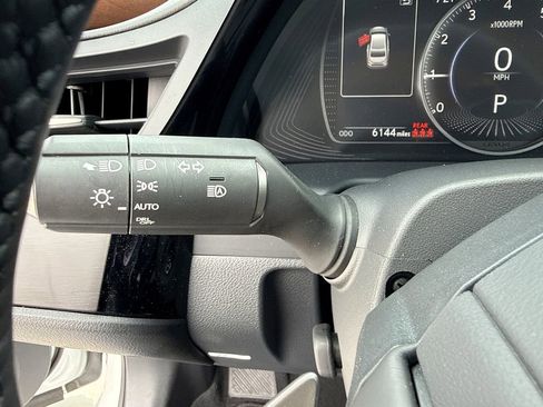 Used 2025 Lexus ES 350 w/ Premium Package FWD image 28