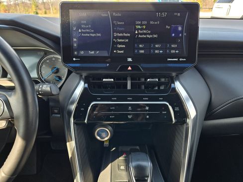 Used 2021 Toyota Venza Limited image 15