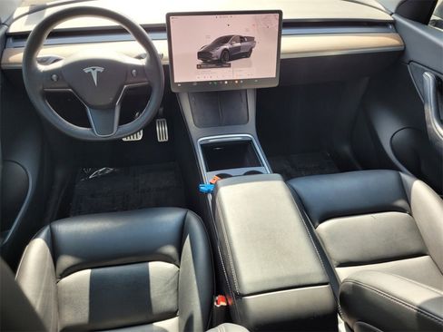 Used 2022 Tesla Model Y Performance image 10