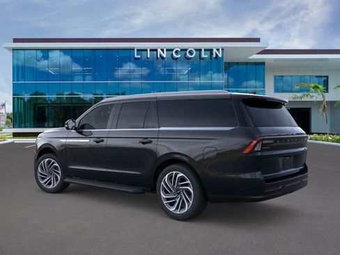 New 2026 Lincoln Navigator L Premier AWD/4WD image 4