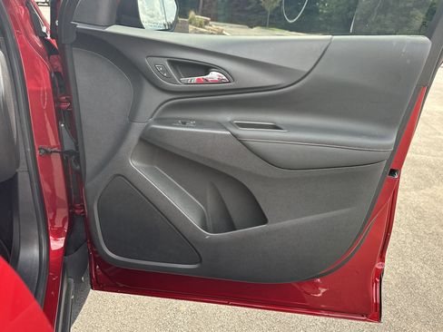 Used 2023 Chevrolet Equinox RS FWD image 15