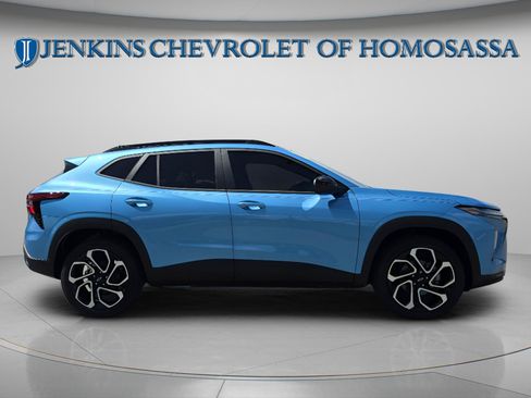 New 2026 Chevrolet Trax RS w/ Driver Confidence Package FWD image 2