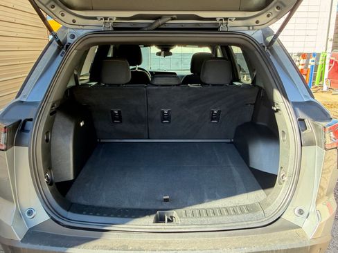 Used 2025 Chevrolet Equinox LT image 30