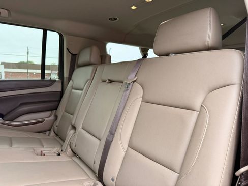 Used 2018 Chevrolet Suburban LT RWD image 13