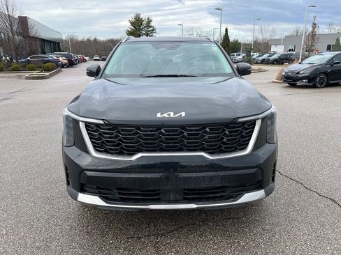 Certified 2024 Kia Sorento S image 2