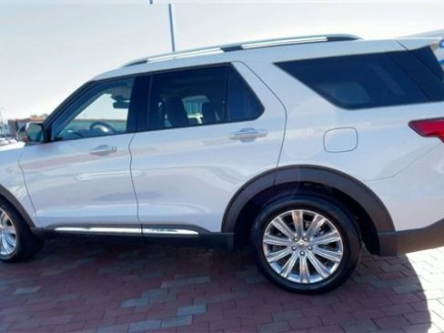 Used 2021 Ford Explorer Limited w/ Equipment Group 301A image 7
