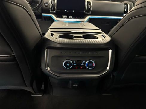 New 2025 Ford Expedition Max Platinum w/ Stealth Performance Package image 19