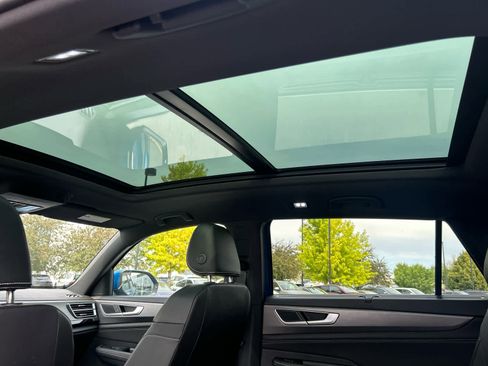 Used 2024 Volkswagen Atlas Cross Sport SE image 17