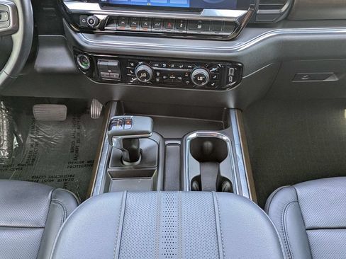 Used 2024 Chevrolet Silverado 1500 High Country w/ High Country Premium Package AWD/4WD image 19