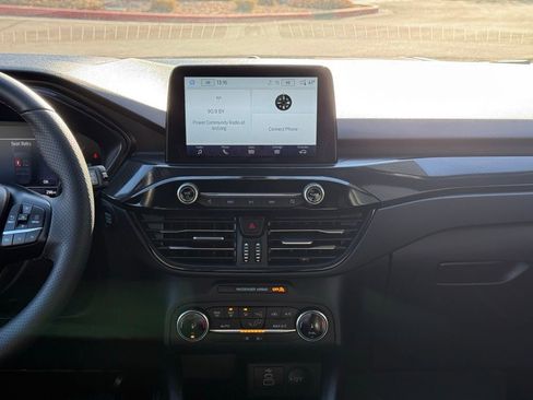 Used 2025 Ford Escape ST-Line image 14