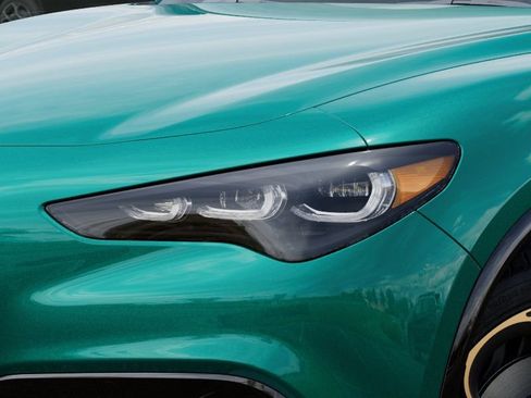 New 2025 Alfa Romeo Stelvio Sprint AWD/4WD image 11