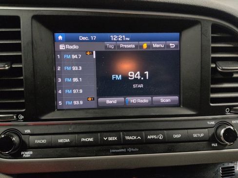 Used 2017 Hyundai Elantra SE w/ SE A/T Tech Package 03 image 25