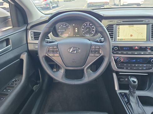 Used 2015 Hyundai Sonata Sport w/ Option Group 04 FWD image 9