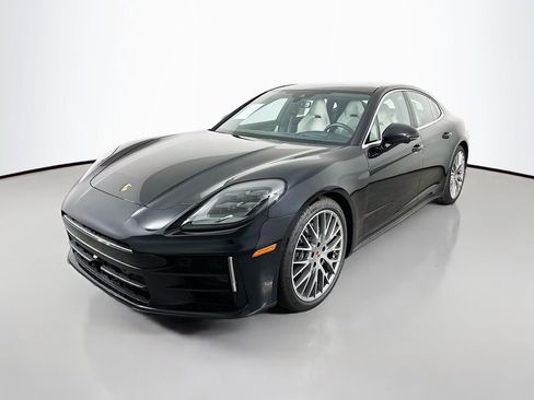 Used 2024 Porsche Panamera 4 image 1