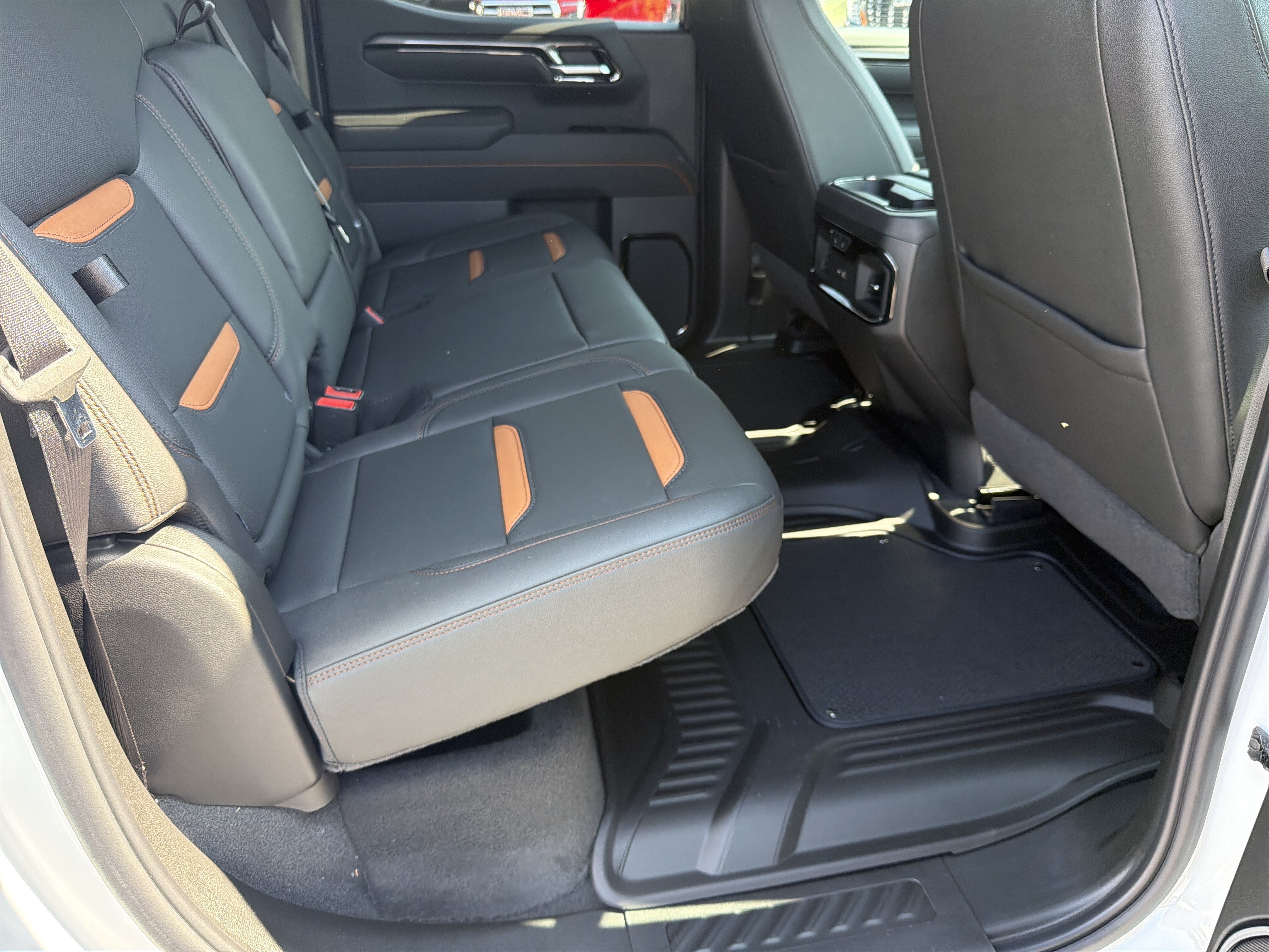New 2026 GMC Sierra 1500 AT4 w/ AT4 Premium Package AWD/4WD image 16