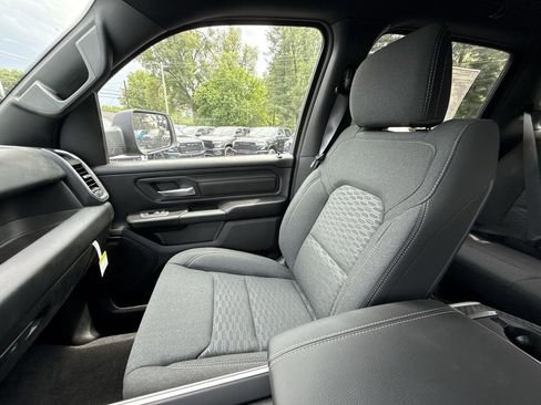 New 2026 RAM 1500 Express AWD/4WD image 30