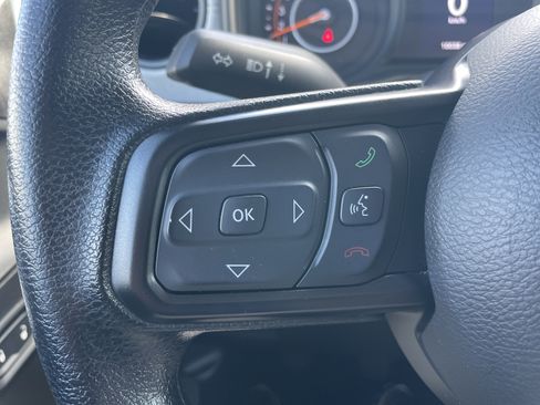 Used 2025 Jeep Wrangler Sport AWD/4WD image 40