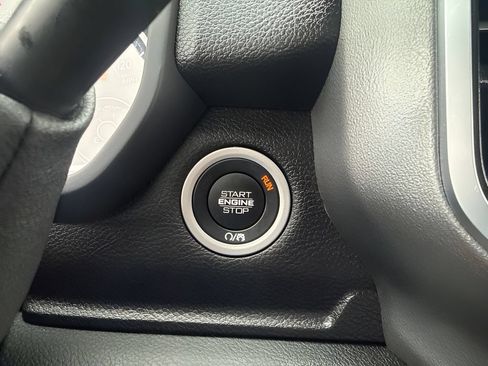 Used 2025 RAM 2500 Big Horn AWD/4WD image 13