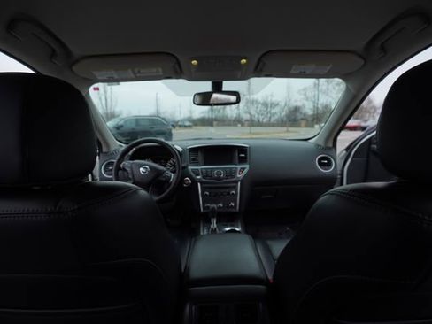 Used 2018 Nissan Pathfinder SL w/ Midnight Edition Package image 23