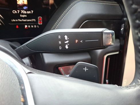 Used 2025 GMC Yukon XL Elevation image 17