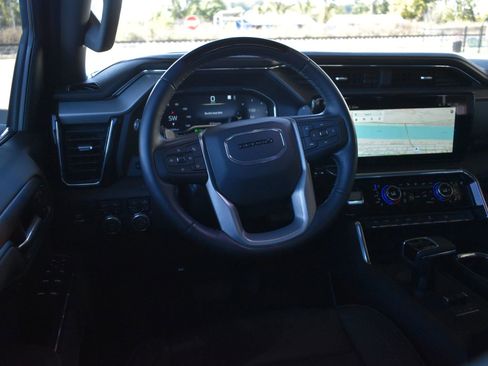 Used 2025 GMC Sierra 1500 Denali image 18