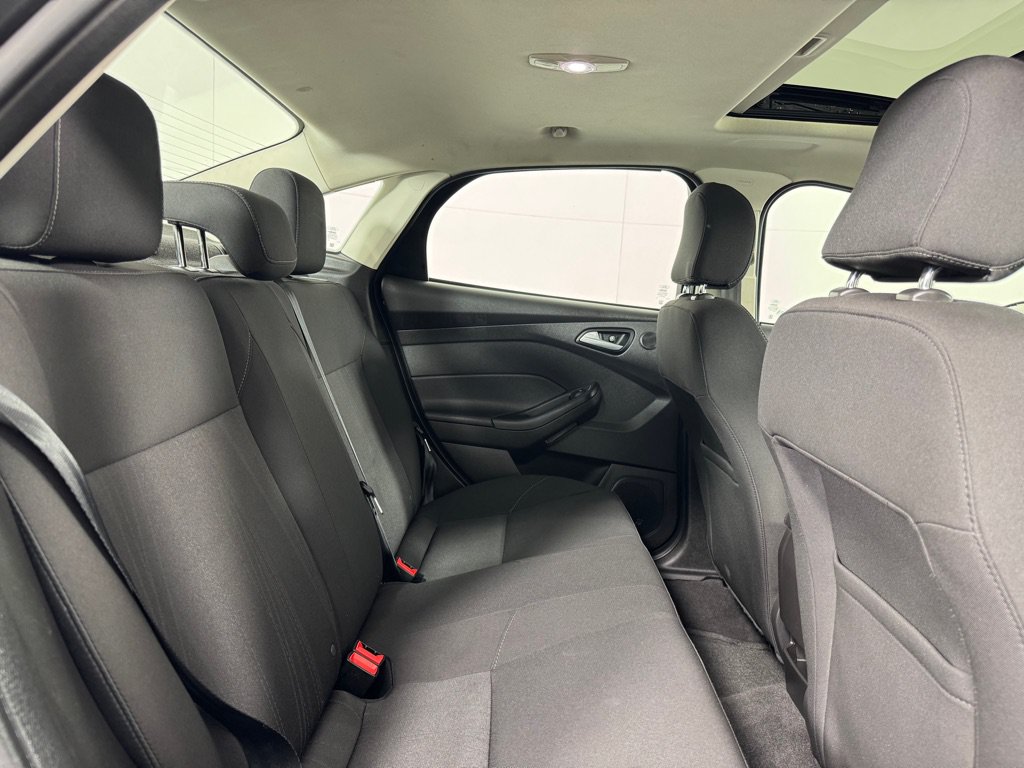 Used 2017 Ford Focus SEL FWD image 22