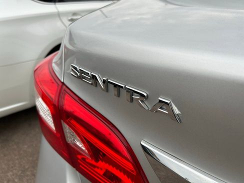 Used 2019 Nissan Sentra S image 7