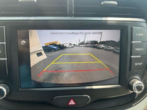 Used 2025 Kia Soul LX w/ LX Technology Package image 14