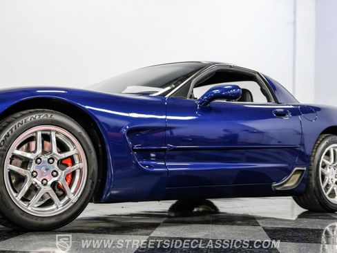 Used 2004 Chevrolet Corvette Z06 w/ Z06 Preferred Equipment Group image 21