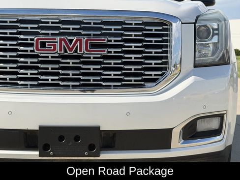 Used 2018 GMC Yukon Denali w/ Denali Ultimate Package AWD/4WD image 4