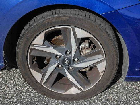 Used 2021 Hyundai Elantra SEL w/ Convenience + Premium Package image 12