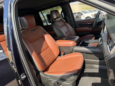 Used 2023 GMC Yukon XL Denali Ultimate image 14