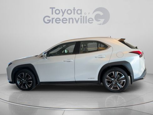 Used 2022 Lexus UX 250h w/ Accessory Package (Z2) AWD/4WD image 2