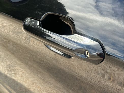 Used 2020 Ford Explorer XLT w/ Equipment Group 202A image 14