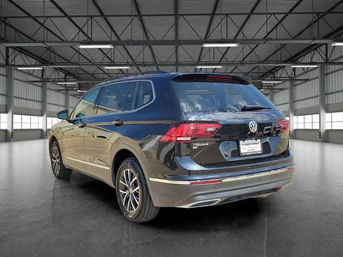 Used 2020 Volkswagen Tiguan SE image 3
