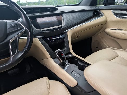 Used 2018 Cadillac XT5 AWD image 22
