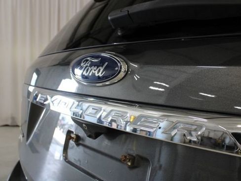 Used 2019 Ford Explorer Limited w/ Class III Trailer Tow Package FWD image 34